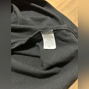 XL Victoria’s Secret semi-cropped t shirt thumbnail 6