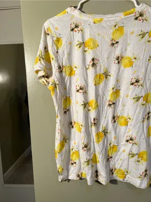 Meadow Rue Anthropologie Women’s Size Medium Crewneck T-Shirt White Lemon Print thumbnail 9