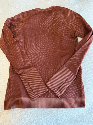 Lululemon shirt thumbnail 3