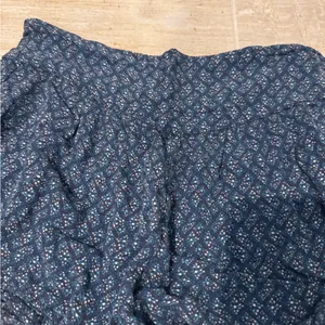 American Eagle Blue Flowy Patterned Shorts thumbnail 2
