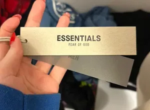 Essential s Crewneck thumbnail 3