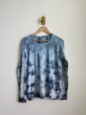 Lululemon Swiftly Tech Long Sleeve Tie Dye Thumbhole Top Blue Women's 10 thumbnail 3