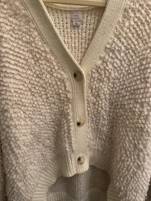 Chunky White Sweater Size L thumbnail 2