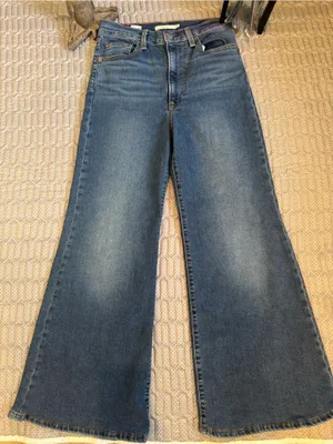 Levi's Women's Medium Blue Wide-Leg Flare Jeans thumbnail 2