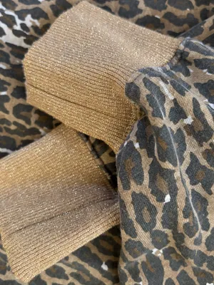 Ariat x Rodeo Quincy Hoodie XL Leopard Print Camo & Embroidered Rose Logo Sleeve thumbnail 7
