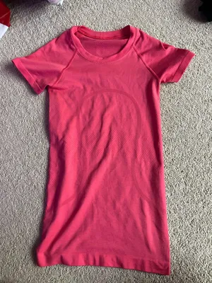 Lipgloss Lululemon Swiftly Tech Short Sleeve thumbnail 1