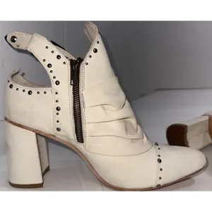 Freebird Distressed Festival Stud Jericho White‎ Leather Boots Ankle Booties 12 thumbnail 15