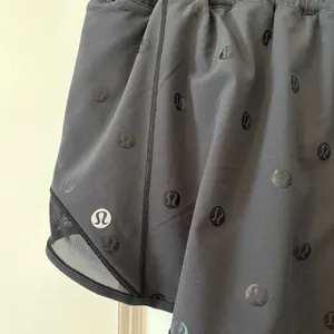 Lululemon Athletica Logo Hotty Hot Shorts thumbnail 6