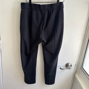 Lululemon On‎ The Fly Crop 23” black Pants 6 athleisure yoga workout streetwear thumbnail 4