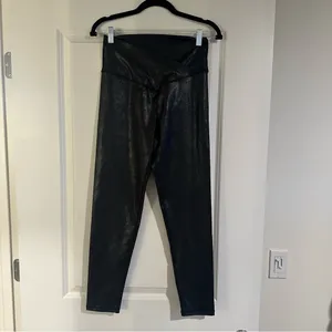Offline by Aerie Black Shiny Leggings thumbnail 8