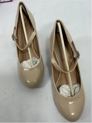 Womans New In Box City Classified Kaylee Mary Jane Pumps Size 7 Beige thumbnail 1