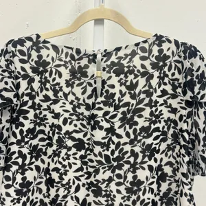 Vince Camuto Floral Tiered Flutter Sleeve Blouse 9161011 Med Womens Black White thumbnail 6