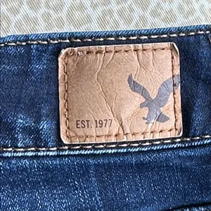 NWOT American Eagle Super Stretch Hi-Rise Jegging size 8 with acid washed areas thumbnail 13