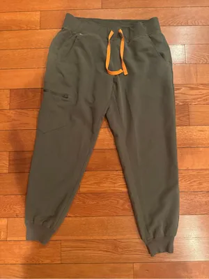FIGS Zamora Jogger Scrub Pants - Moss Green (Size Medium Petite) thumbnail 2