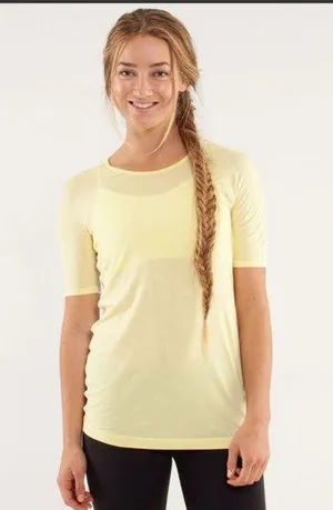 Lululemon Athletica Devotion Yellow Short Sleeve Tee thumbnail 2