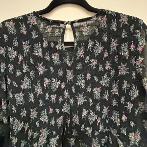 American Eagle Dark Floral Smocked Bell Sleeve Top Whimsigoth Fairy 70s Blouse M thumbnail 11