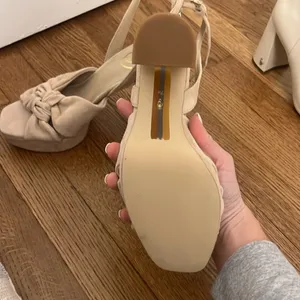 Sam Edelman suede heels thumbnail 3