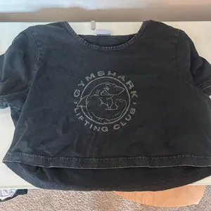 Gymshark Crop Top thumbnail 1