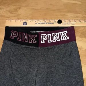 PINK Victoria's Secret Women's Yoga Pants Gray Burgundy Waist‎ Size Medium thumbnail 7