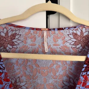 Free people purple red blouse v‎ neck top floral birds of a feather thumbnail 3