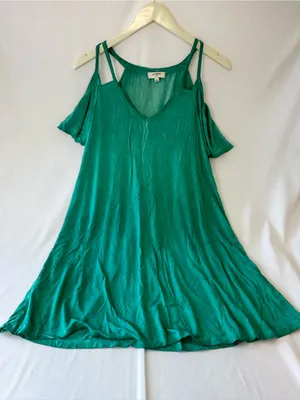 Umgee Emerald Green Cold-Shoulder Midi Dress thumbnail 1