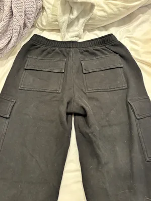 Black Aritzia Cozy Fleece Mega Cargo Sweatpants thumbnail 4