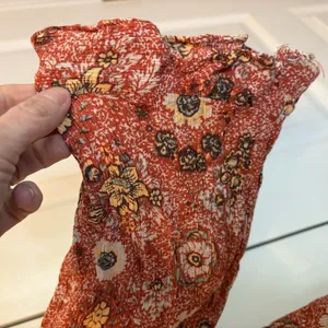 Nicole Miller Floral Boho Blouse Rust Orange Ruffle Hem 3/4 Sleeve Large thumbnail 2