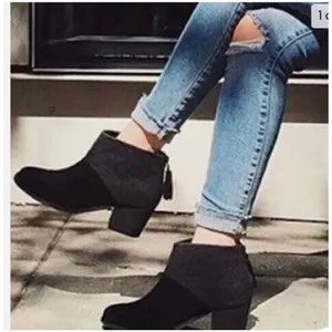 Toms Leila Wool Felt Ankle Booties Size 7.5 Boots Leather Suede Black &‎ Gray thumbnail 1