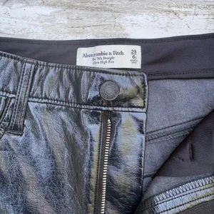 Abercrombie & Fitch 90s Straight Ultra High Rise Pants 28/6s Black Vegan Leather thumbnail 6