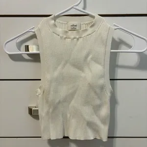Wilfred Aritzia Reso Sweater Sleeveless Ribbed Crop Tank Top thumbnail 2
