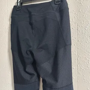 Gymshark Black Leggings Sleek Athletic Wear thumbnail 9