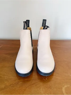 Blundstone • 2156 Women's High Top Chelsea Boots in Pearl cream leather pull on thumbnail 5