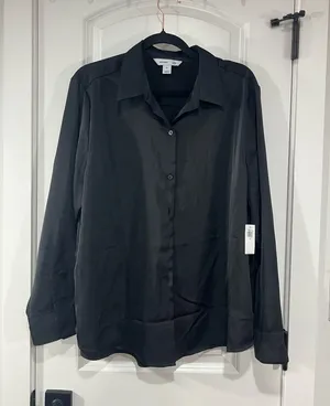 Old Navy Women’s Button up Top thumbnail 1