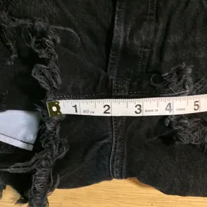 Levi’s 501 raw hem black buttonfly shorts 27 thumbnail 3