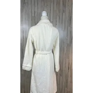 ULTA‎ Women's S/M Fluffy White Bathrobe Tie Wrap Shawl Collar Soft Pockets thumbnail 4