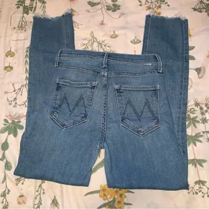 MOTHER JEANS The Mid Rise Dazzler Ankle Fray Riding The Cliffside thumbnail 5