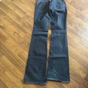 Women's Blue Jeans thumbnail 5