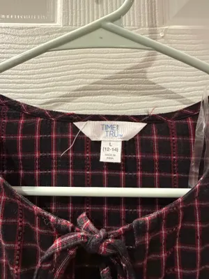 Time & Tru Top Women’s Large thumbnail 2