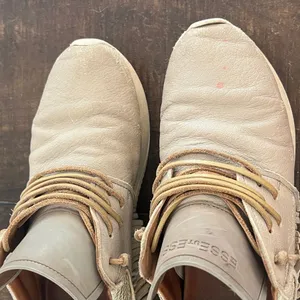 Esseutesse Shoe Size 39 Beige Leather Upper Metallic Foil Fringe Sneakers thumbnail 4