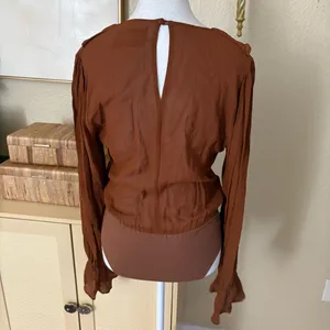 REFORMATION Brown Ruffle Penny Bodysuit Size Medium‎ thumbnail 4