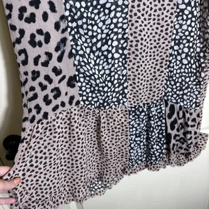 Umgee USA Medium‎ Tan Black Animal Print Button Down Chiffon Short Sleeve Blouse thumbnail 4