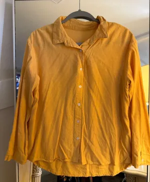 NEW Yellow Button Down Shirt Size M Size M thumbnail 1