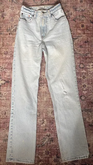 Abercrombie 90’s Straight Ultra High Rise Curve Love thumbnail 1