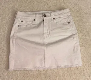 American Eagle Denim Mini Skirt Size 4 White Raw Hem thumbnail 1