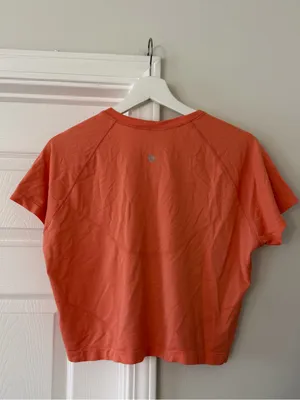 Lululemon swiftly tech short sleeve cropped t-shirt 14 thumbnail 2