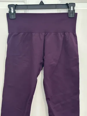 Halara OneForm Seamless Flow Mid Rise Tummy Control Butt Lifting 7/8 Leggings thumbnail 4