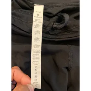 Lululemon Size 4 Tall‎ Speed Up Short 4" Lined Pocket Black Running Yoga W7AYMT thumbnail 5