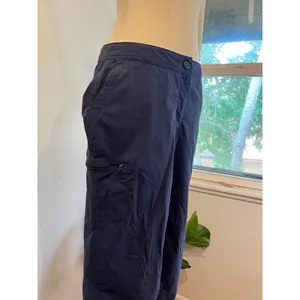 L.L. Bean Blue Low Rise Capri Cropped Wide Relaxed Fit Hiking Pants Size 8 thumbnail 15