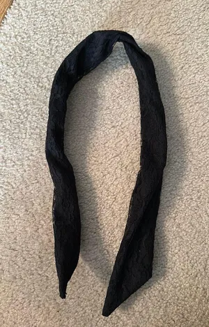 Black lace flexible hair accessory never worn! thumbnail 1