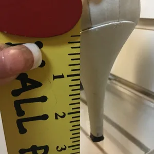 Size 7 Nine West champagne shoes thumbnail 2
